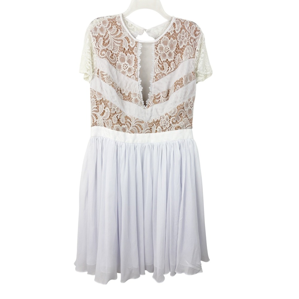 NWT Fame and Partners White Lace Chiffon Open Back Dress Size 14 Short Sleeve